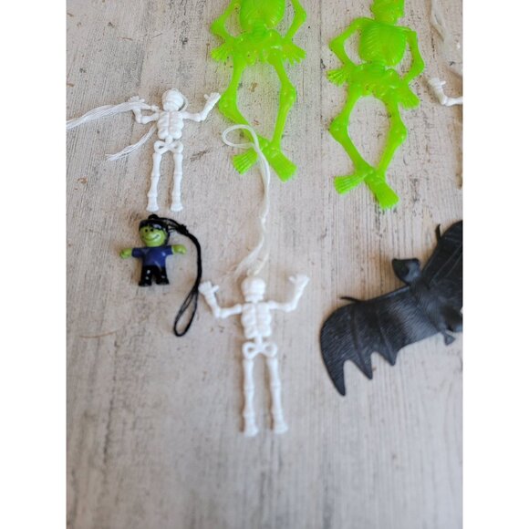 Hanging Frankenstein skeleton bat variety Halloween home decor set - Picture 2 of 9